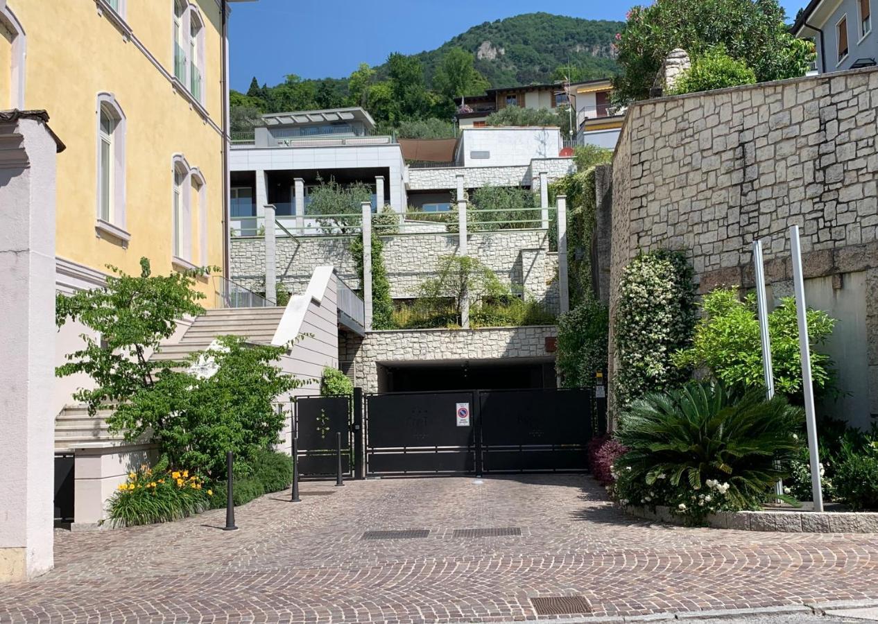 Daisy House: Nice Attic In The Historical Center Salò Extérieur photo